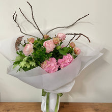 Load image into Gallery viewer, * Florist Choice Bouquet - aka 'Trust Us'