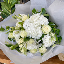 Load image into Gallery viewer, * Florist Choice Bouquet - aka 'Trust Us'