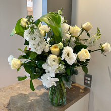 Load image into Gallery viewer, * Florist Choice Seasonal Arrangement - Always Recommended
