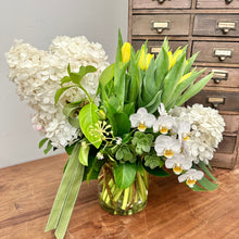 Load image into Gallery viewer, * Florist Choice Seasonal Arrangement - Always Recommended
