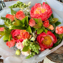 Load image into Gallery viewer, * Florist Choice Seasonal Bouquet -Always Recommended
