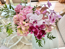 Load image into Gallery viewer, * Florist Choice Seasonal Arrangement - Always Recommended
