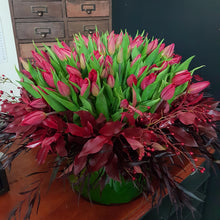 Load image into Gallery viewer, Tulip Vase
