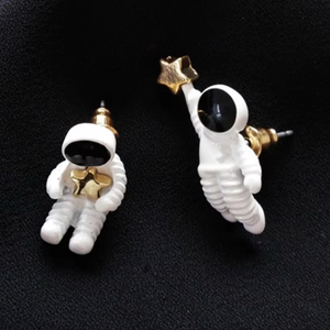 Astronaut Studs