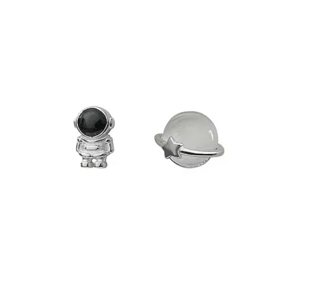 Spaceman and Planet Studs