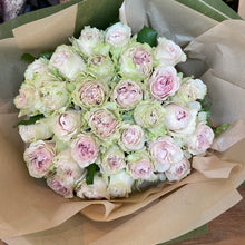 Load image into Gallery viewer, Chic Roses
