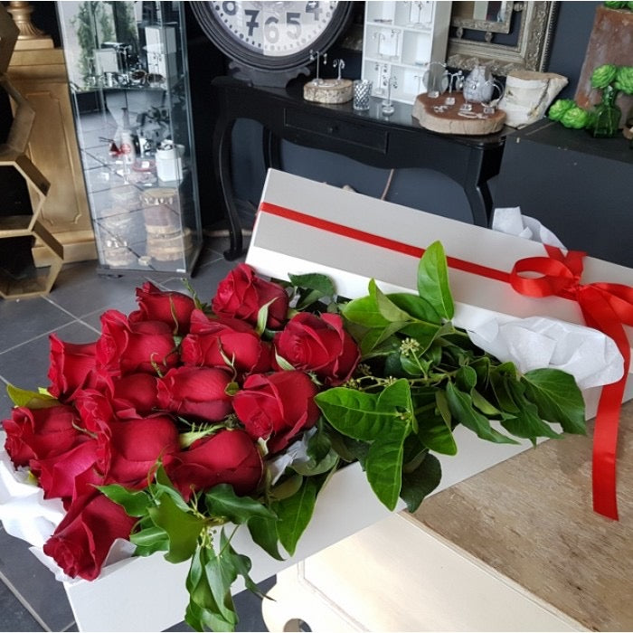 * One Dozen Roses Gift Boxed