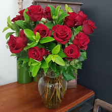 Load image into Gallery viewer, *Two Dozen Roses in Glass Vase

