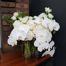 Load image into Gallery viewer, * Florist Choice Seasonal Arrangement - Always Recommended
