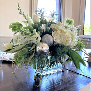 White Christmas Table Floral