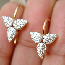 Load image into Gallery viewer, Leaf Cluster Earrings
