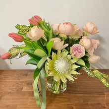 Load image into Gallery viewer, * Florist Choice Seasonal Arrangement - Always Recommended
