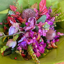 Load image into Gallery viewer, * Florist Choice Seasonal Bouquet -Always Recommended
