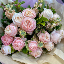 Load image into Gallery viewer, * Florist Choice Seasonal Bouquet -Always Recommended
