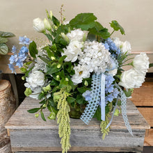 Load image into Gallery viewer, White &amp; Blue Posy Fishbowl
