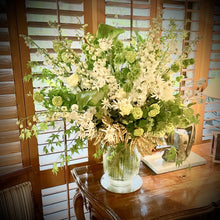 Load image into Gallery viewer, * Florist Choice Seasonal Arrangement - Always Recommended
